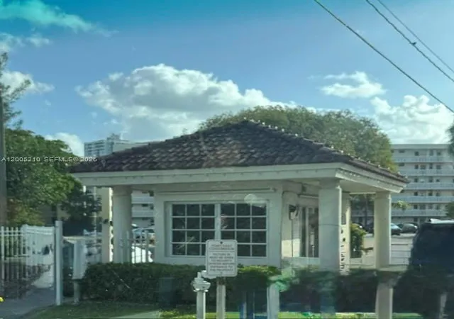 2nd image of 2861 Leonard Dr, Aventura, FL 33160