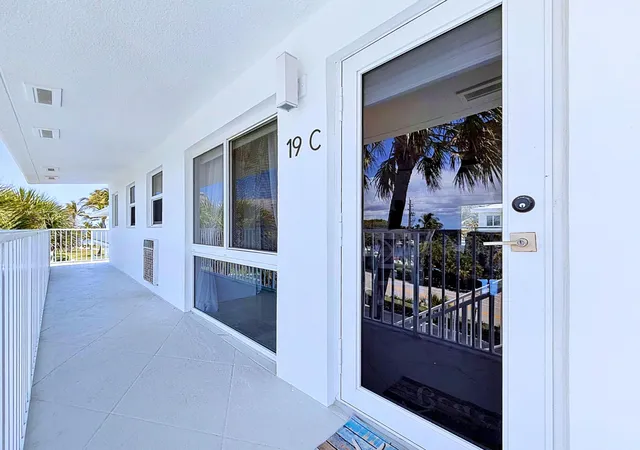 Homes for sale in Hillsboro Beach, FL | 1043 Hillsboro Mile, Hillsboro Beach, FL 33062 | Houzeo