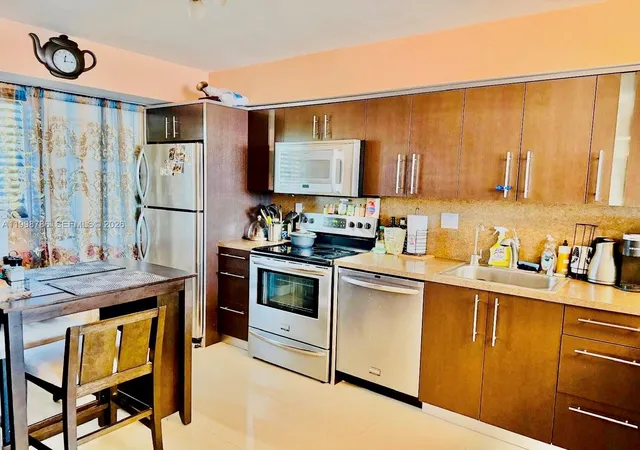3rd image of 1150 Ne 191St St, Miami, FL 33179