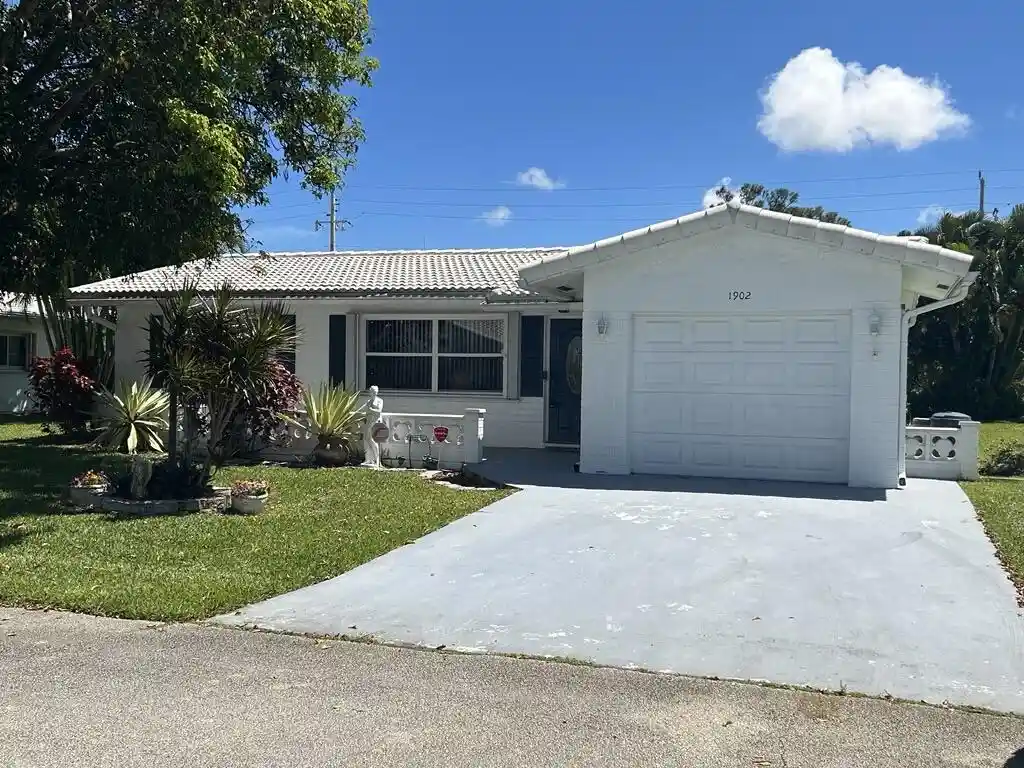 Photo 1 of Single family home for sale at 1902 Sw 22nd Avenue, Boynton Beach, FL 33426 | MLS# B26018499 | Listing updated on 2026-10-27