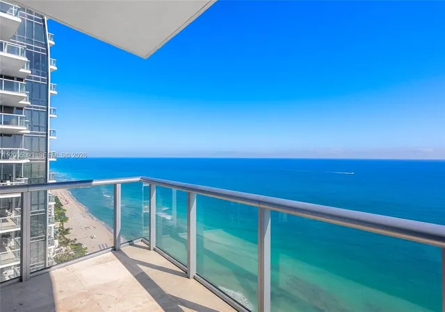 3rd image of 17001 Collins Ave #4208, Sunny Isles Beach, FL 33160 | MLS# A12005393