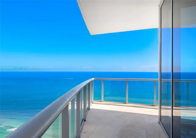 4th image of 17001 Collins Ave #4208, Sunny Isles Beach, FL 33160 | MLS# A12005393
