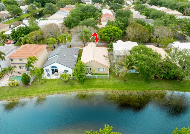 Photo 2 of Single family home for sale at 6513 Sandpiper Dr, Coconut Creek, FL 33073 | MLS# B26018593 | Listing updated on 2026-10-01