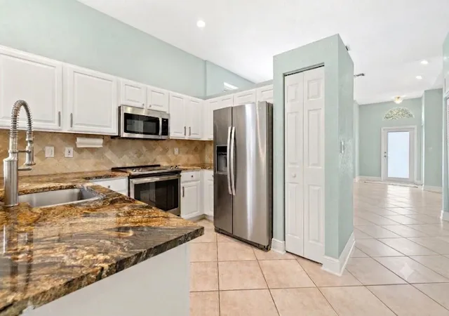 Photo 3 of Single family home for sale at 6513 Sandpiper Dr, Coconut Creek, FL 33073 | MLS# B26018593 | Listing updated on 2026-10-01