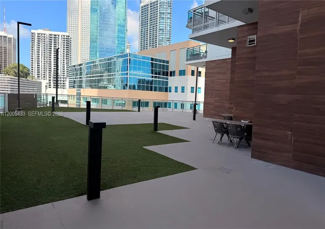 Homes for sale in Miami, FL | 350 S Miami Avenue, Miami, FL 33130 | Houzeo