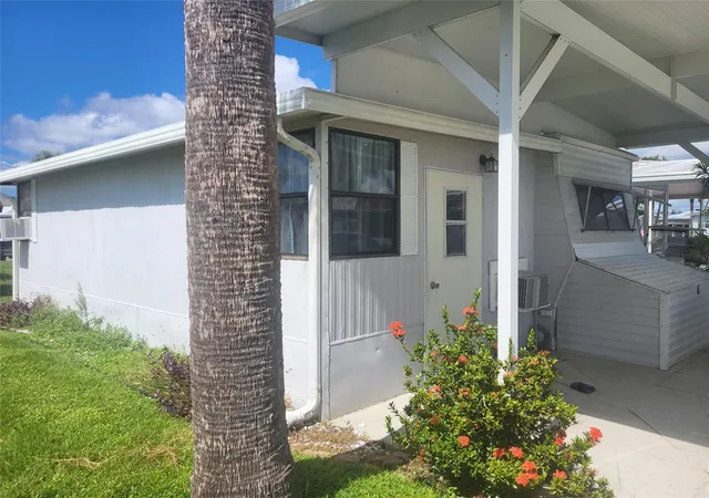 2nd image of 6502 Se 54th Ln, Okeechobee, FL 34974 | MLS# B26018701