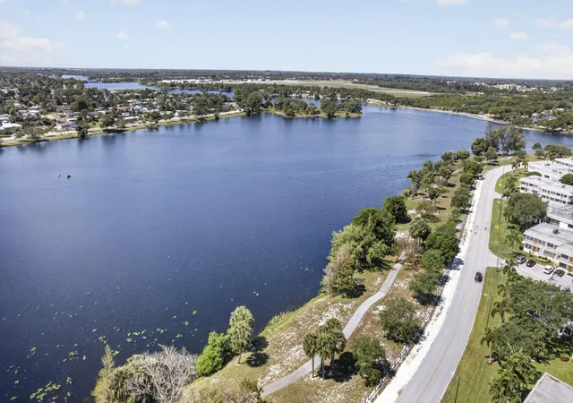 55th image of 3402 Cynthia Ln #201, Lake Worth, FL 33461 | MLS# B26018716