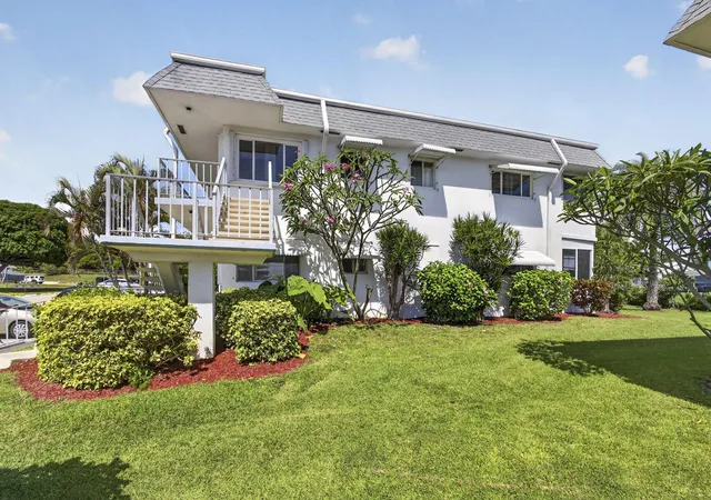 5th image of 3402 Cynthia Ln, Lake Worth Beach, FL 33461