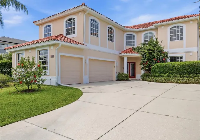 2nd image of 674 Clear Creek Dr, Sarasota, FL 34229 | MLS# A12004530