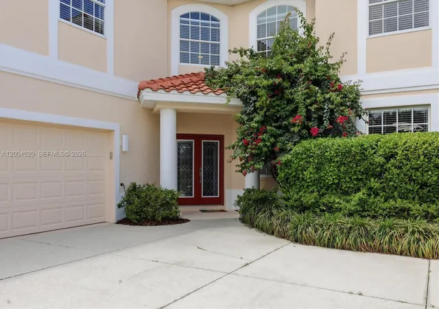 3rd image of 674 Clear Creek Dr, Sarasota, FL 34229 | MLS# A12004530