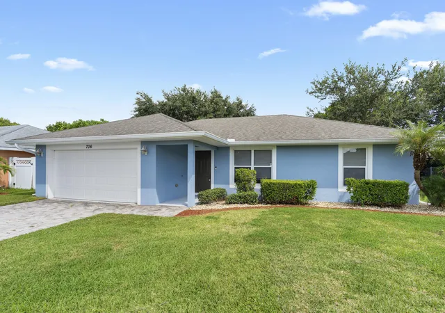 Photo 1 of Single family home for sale at 706 Osceola Ave, Fort Pierce, FL 34982 | MLS# B26018803 | Listing updated on 2026-10-01