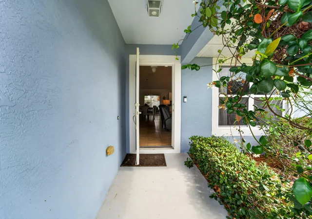 Photo 3 of Single family home for sale at 706 Osceola Ave, Fort Pierce, FL 34982 | MLS# B26018803 | Listing updated on 2026-10-01