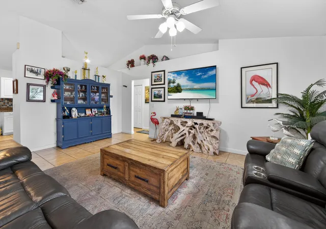 Photo 4 of Single family home for sale at 706 Osceola Ave, Fort Pierce, FL 34982 | MLS# B26018803 | Listing updated on 2026-10-01