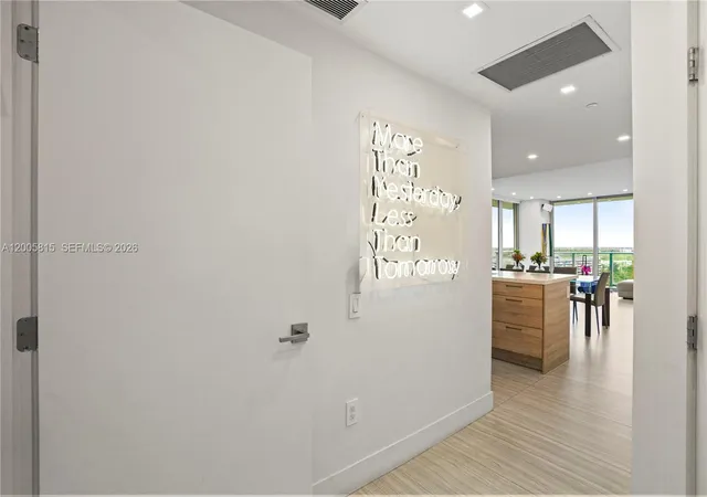 3rd image of 16385 Ne Biscayne Blvd, North Miami Beach, FL 33160