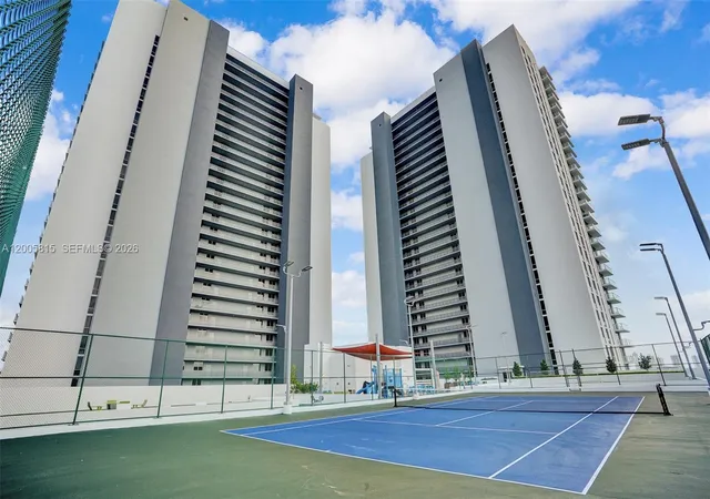 2nd image of 16385 Ne Biscayne Blvd, Aventura, FL 33160