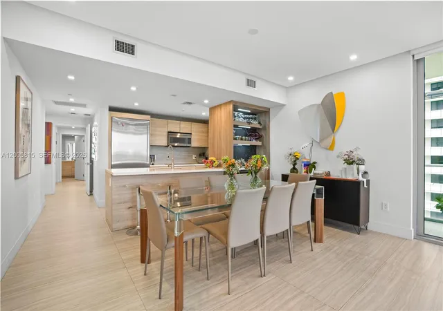 5th image of 16385 Ne Biscayne Blvd, North Miami Beach, FL 33160