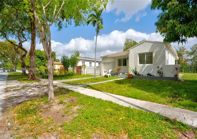 2nd image of 1921 Ne 158th St, North Miami Beach, FL 33162 | MLS# A12005788