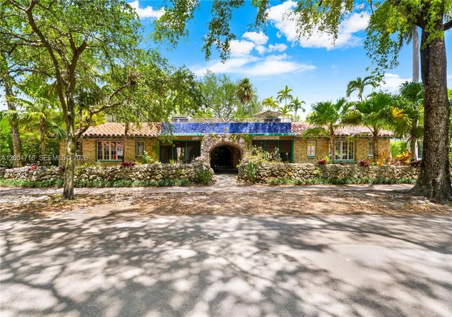3rd image of 1301 Milan Ave, Coral Gables, FL 33134 | MLS# A12004716
