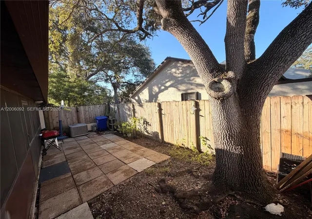 3rd image of 9601 Nw 16Th St, Pembroke Pines, FL 33024 | MLS# A12006092
