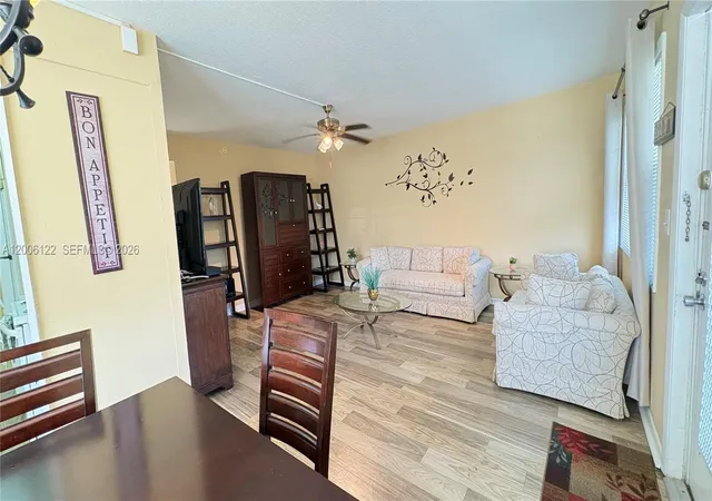 3rd image of 1044 Harwood D #D, Deerfield Beach, FL 33442 | MLS# A12006122