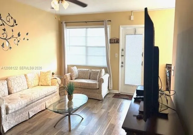 4th image of 1044 Harwood D #D, Deerfield Beach, FL 33442 | MLS# A12006122