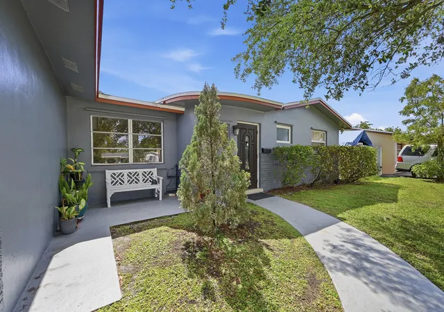 Homes for sale in Sunrise, FL | 2350 Nw 60th Ave, Sunrise, FL 33313 | MLS# B26019051
