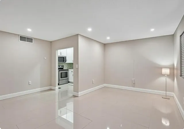 Homes for sale in Tamarac, FL | 4980 E Sabal Palm Blvd E #124, Tamarac, FL 33319 | MLS# B26019092