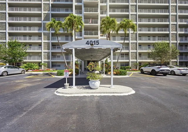 Homes for sale in Pompano Beach, FL | 4015 W Palm Aire Dr #1001, Pompano Beach, FL 33069 | MLS# B26019094