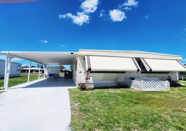 Homes for sale in Port Saint Lucie, FL | 42 Se Spanish Wy, Port Saint Lucie, FL 34952 | MLS# B26019159