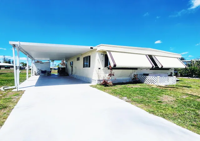 Homes for sale in Port Saint Lucie, FL | 42 Se Spanish Wy, Port Saint Lucie, FL 34952 | MLS# B26019159