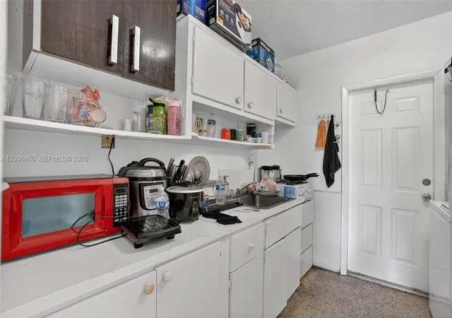 4th image of 2100 Nw 24Th St, Miami, FL 33142 | MLS# A12006450