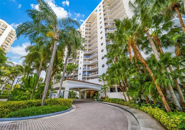 44th image of 3610 Yacht Club Dr #1016, Aventura, FL 33180 | MLS# A12005504
