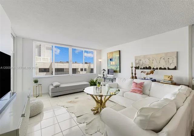 2nd image of 5401 Collins Ave #611, Miami Beach, FL 33140 | MLS# A12003966