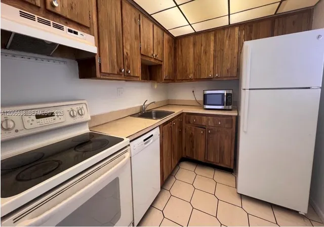 5th image of 8415 Sw 107Th Ave #208W, Miami, FL 33173 | MLS# A12005538