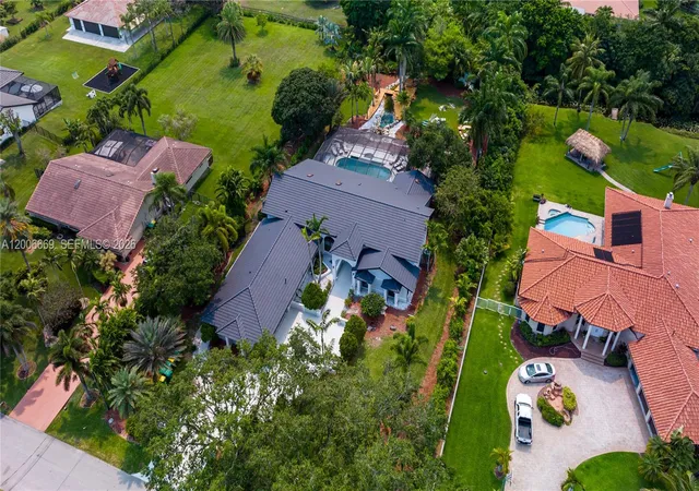 Homes for sale in Plantation, FL | 1361 Nw 116th Ave, Plantation, FL 33323 | MLS# A12006669