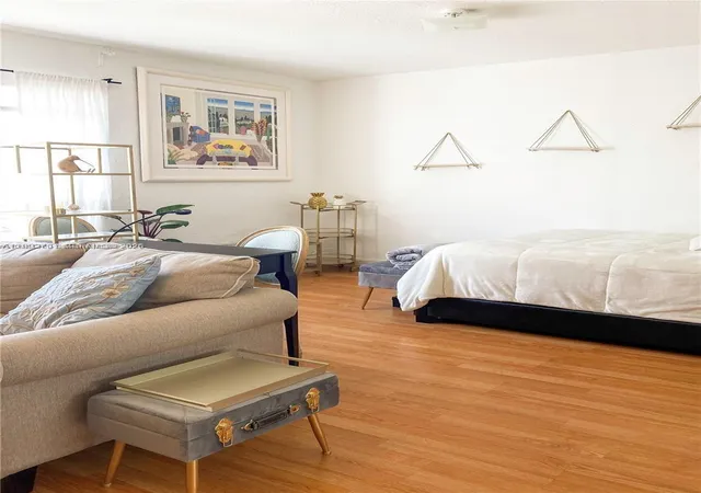 3rd image of 820 Euclid Ave #203, Miami Beach, FL 33139 | MLS# A11992731