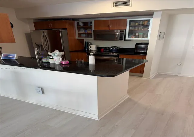 2nd image of 18800 Ne 29Th Ave #419, Miami, FL 33180 | MLS# A12005835