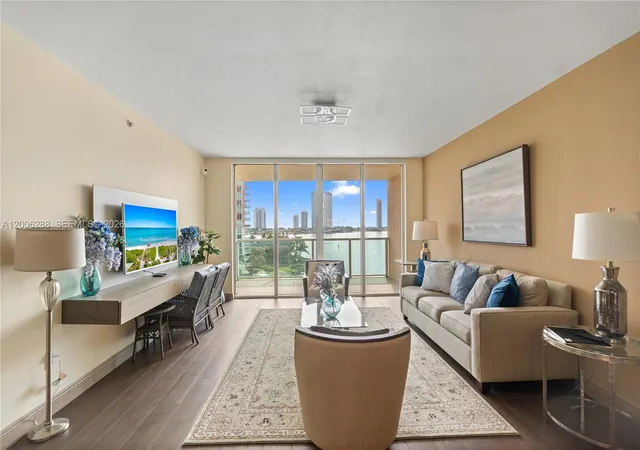3rd image of 3330 Ne 190Th St #712, Miami, FL 33180 | MLS# A12006288