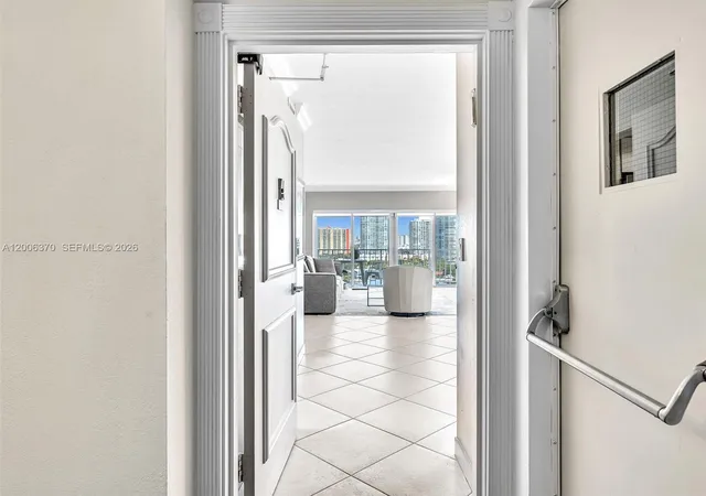 3rd image of 500 Bayview Dr #1731, Sunny Isles Beach, FL 33160 | MLS# A12006370