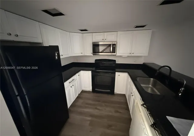 3rd image of 4220 Sw 71St Wy, Davie, FL 33314 | MLS# A12006547