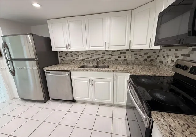 2nd image of 400 Kings Point Dr #608, Sunny Isles Beach, FL 33160 | MLS# A12006859