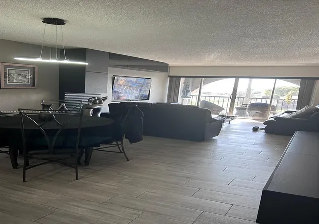 4th image of 4025 N Nob Hl Rd, Sunrise, FL 33351