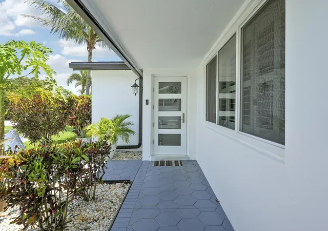 Photo 3 of Single family home for sale at 1360 Sw 32nd Street, Fort Lauderdale, FL 33315 | MLS# B26019630 | Listing updated on 2026-09-24