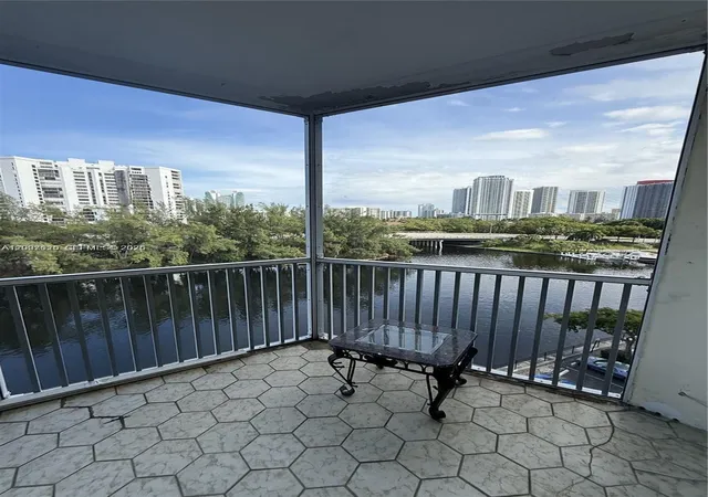 2nd image of 300 Diplomat Pkwy #712, Hallandale Beach, FL 33009 | MLS# A12007025