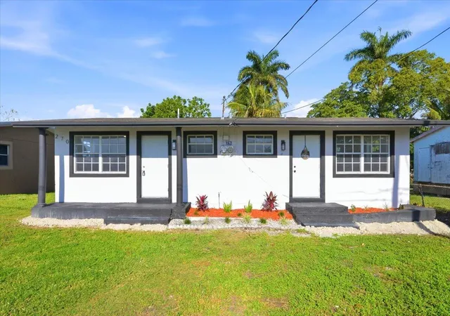 Photo 3 of Single family home for sale at 270 Sw 10th Avenue, South Bay, FL 33493 | MLS# B26019682 | Listing updated on 2026-09-23