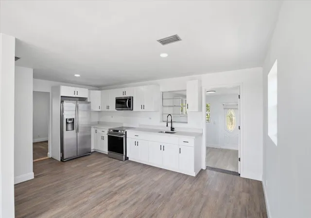 Photo 4 of Single family home for sale at 270 SW 10th Avenue, South Bay, FL 33493 | MLS# B26019682 | Listing updated on 2026-09-23