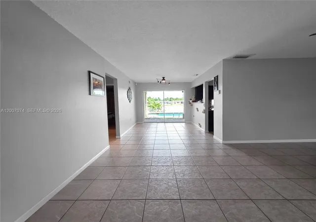 4th image of 11661 Nw 31St Pl, Sunrise, FL 33323 | MLS# A12007074