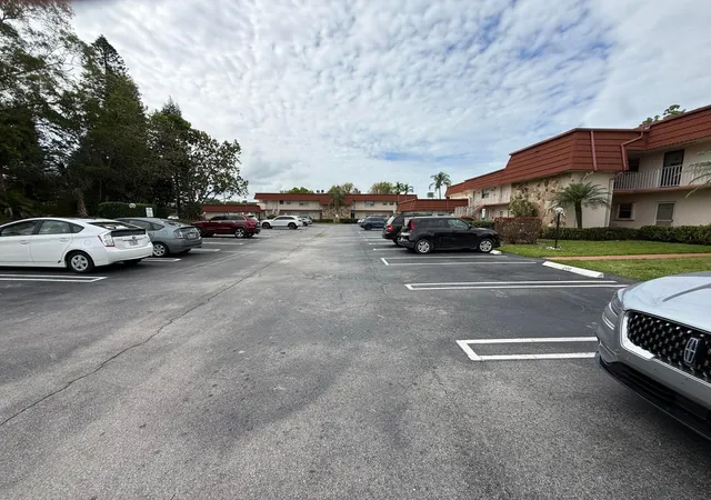 Listing Photo 4 - Condo for sale in building located at 12009 Poinciana Blvd, Royal Palm Beach, FL 33411 - Unit #207