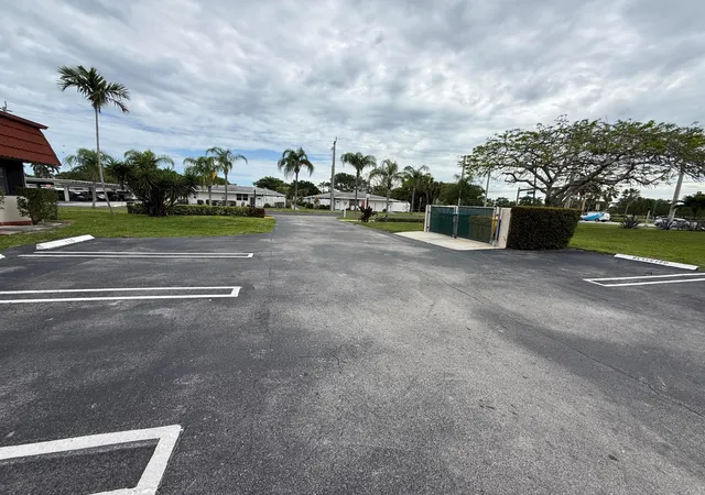 Listing Photo 5 - Condo for sale in building located at 12009 Poinciana Blvd, Royal Palm Beach, FL 33411 - Unit #207