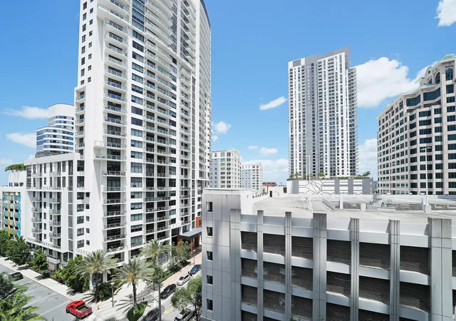 2nd image of 350 Se 2Nd St, Fort Lauderdale, FL 33301